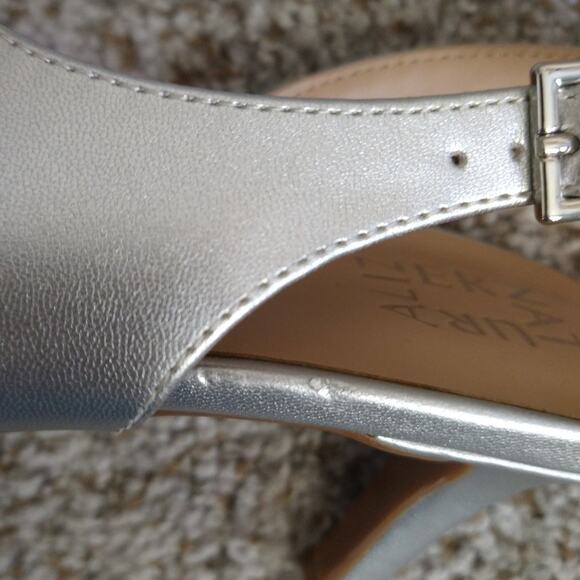 Naturalizer Women's Taimi Strappy Heeled Slingback Sandals Sparkly Silver 9M - Picture 8 of 11